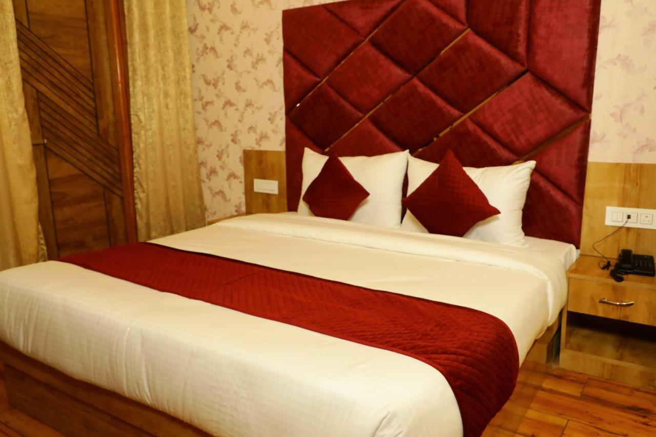 Dee Ess Residency Bed & Breakfast Шимла Екстериор снимка